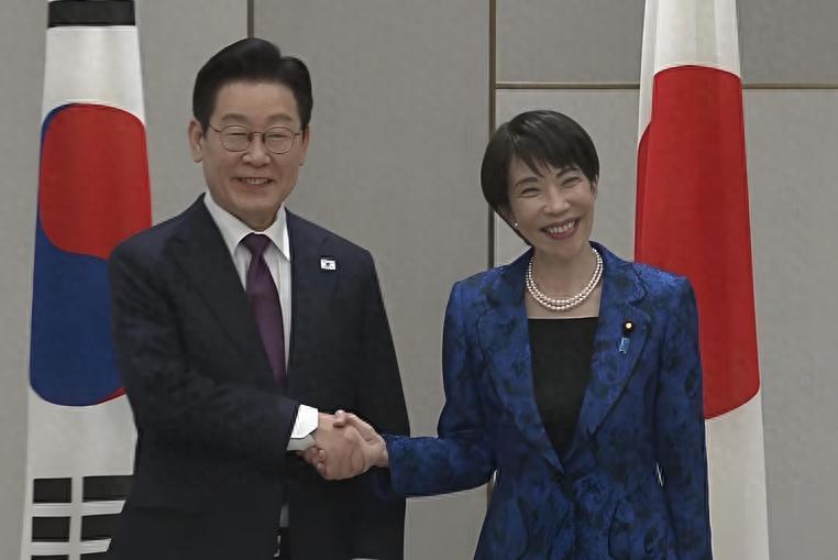 九游体育-李在明面见高市，绝口不提日本扩军，还问了个和中国相关的要求