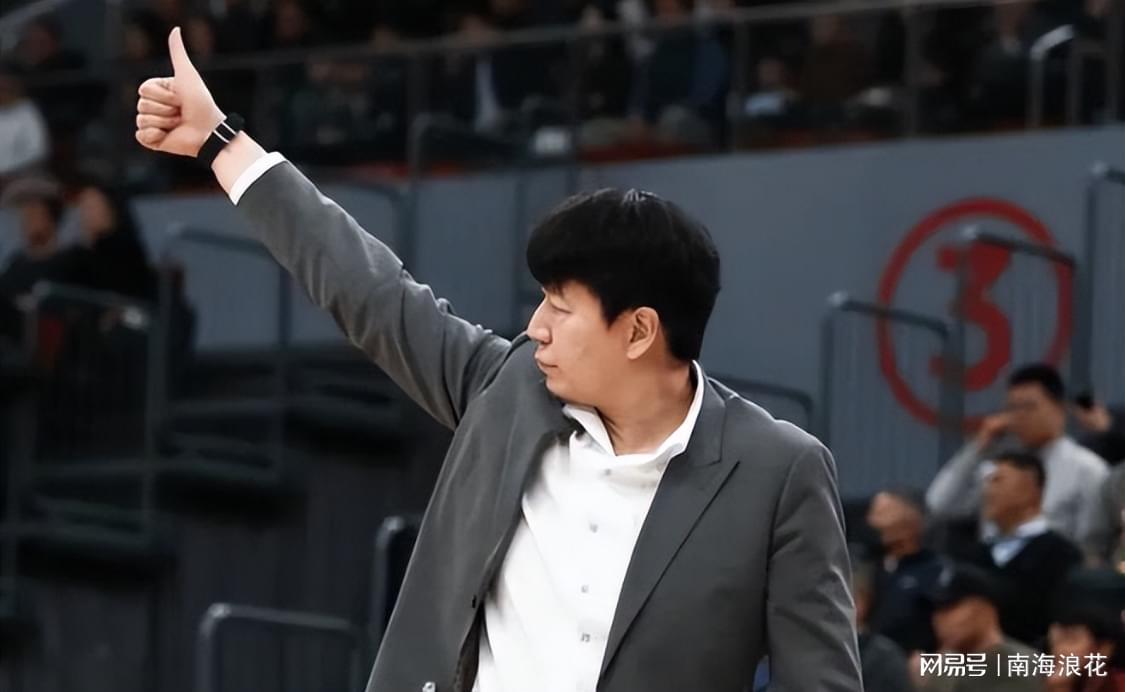 APP下载-丢人！拿600万，却全场0分，还遭教练弃用，球迷：不上他山东必赢